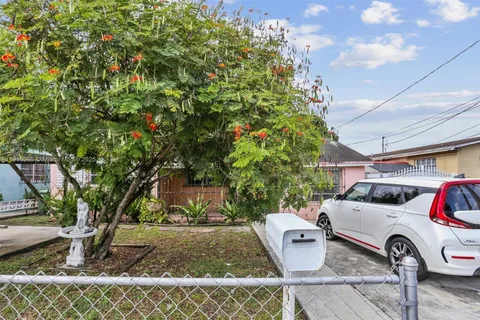 4166 E 10th Ct, Hialeah FL 33013