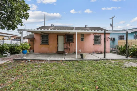 4166 E 10th Ct, Hialeah FL 33013