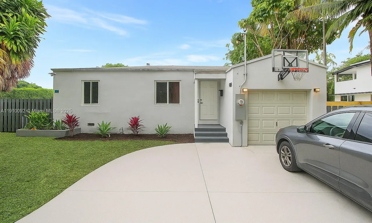 8550 N Miami Ave, El Portal FL 33150