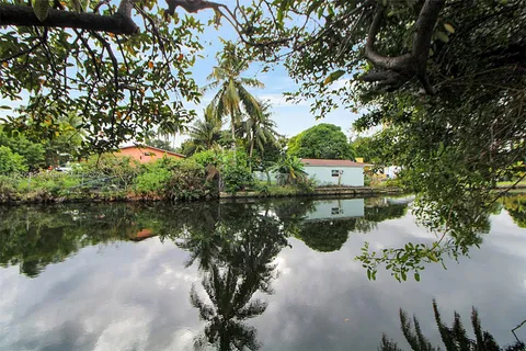 8550 N Miami Ave, El Portal FL 33150