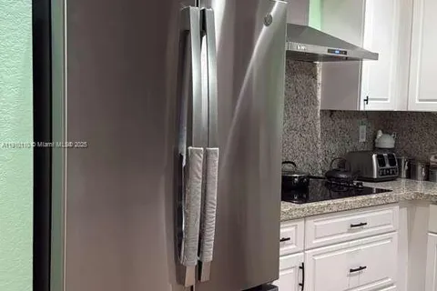 2065 SE 14th St, Homestead FL 33035