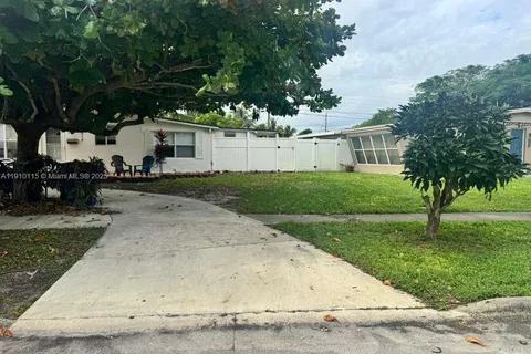 1517 NW 58th Ave, Margate FL 33063