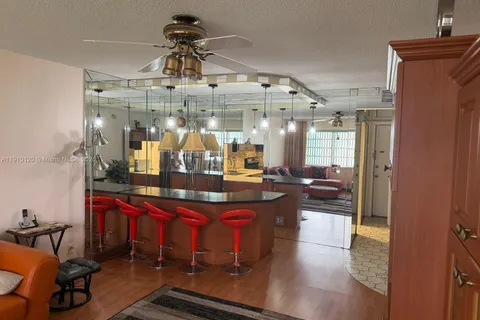 410 SE 2nd St # 105, Hallandale Beach FL 33009