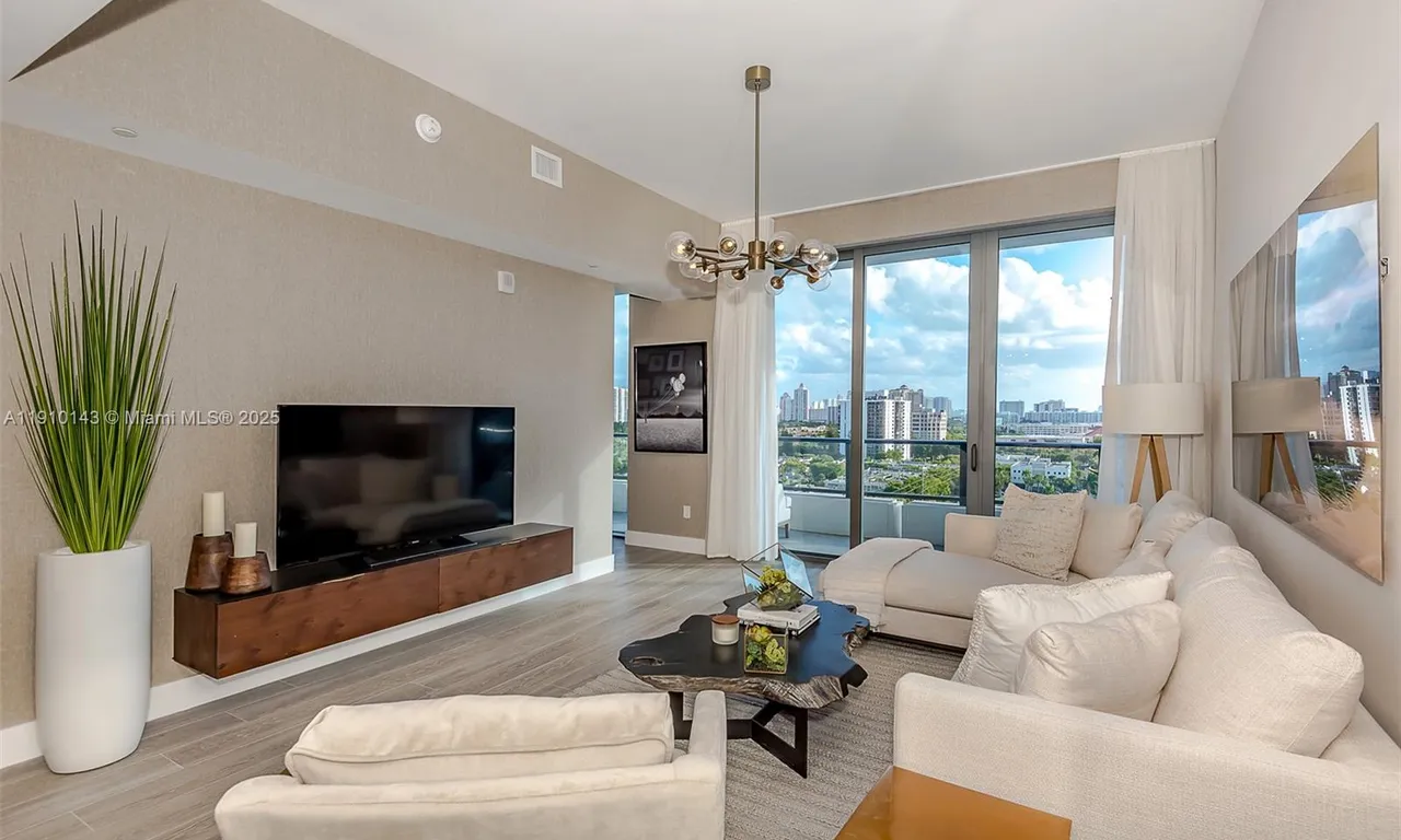 2960 NE 207th St # 1112, Aventura FL 33180