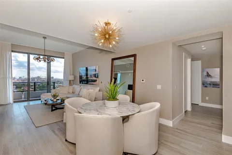 2960 NE 207th St # 1112, Aventura FL 33180