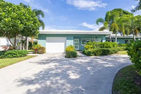 121 SE 7th St, Pompano Beach FL 33060