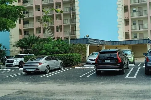 3575 Broken Woods Dr # 703, Coral Springs FL 33065