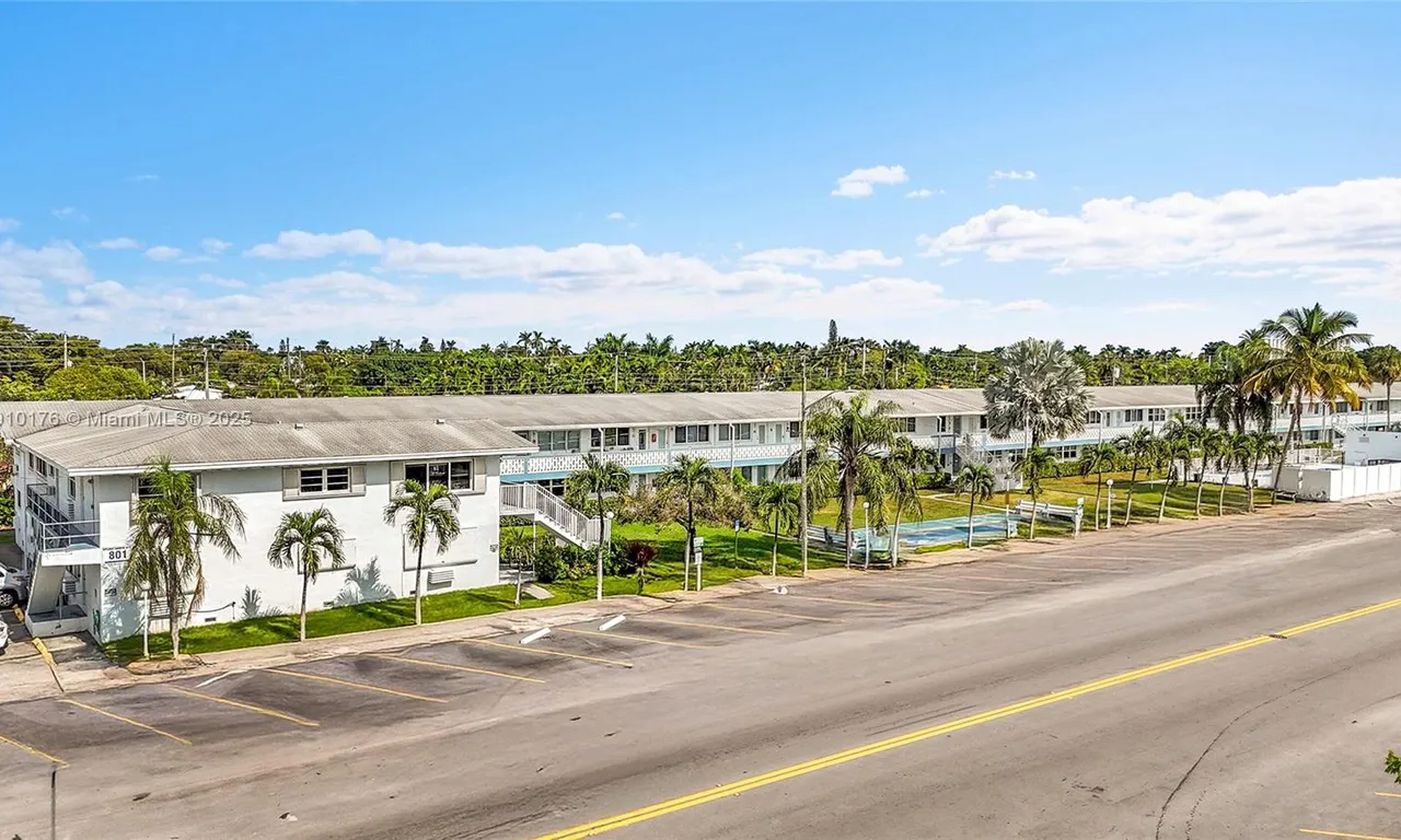 801 Atlantic Shores Blvd # 203, Hallandale Beach FL 33009