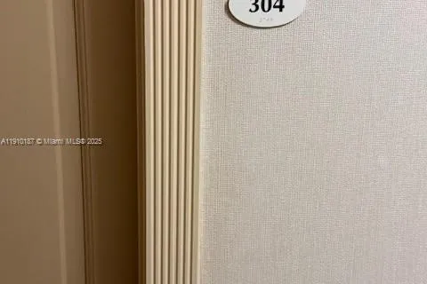 3625 N Country Club Dr # 304, Aventura FL 33180