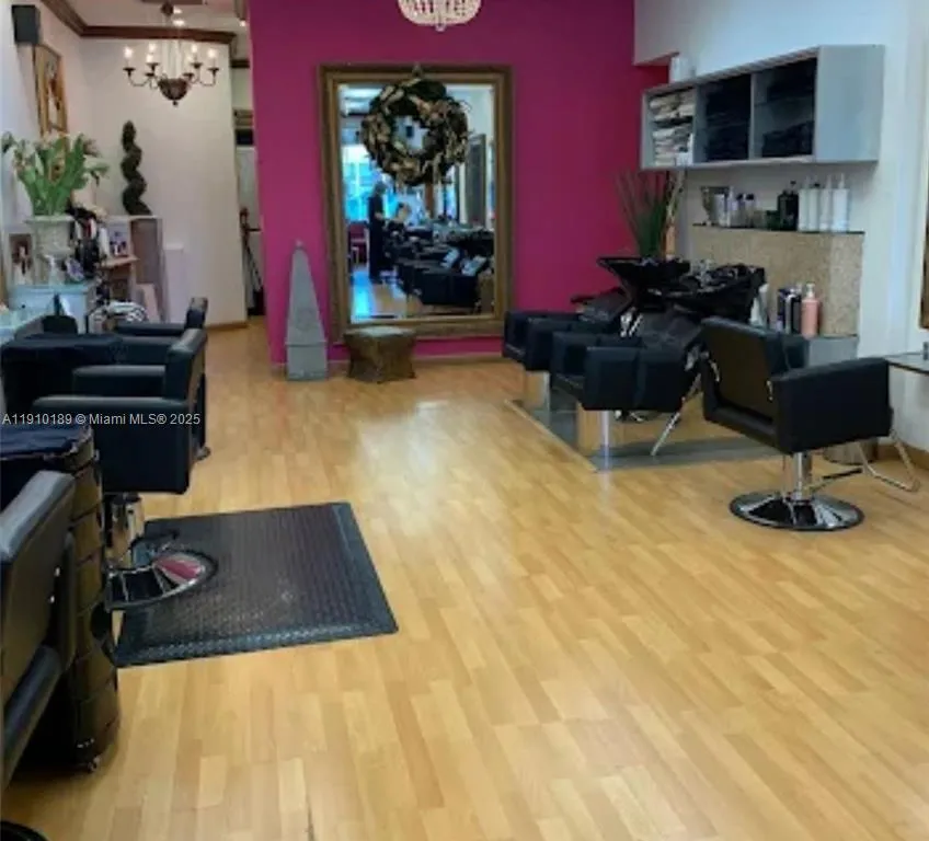 Undisclosed address, Aventura FL 33180