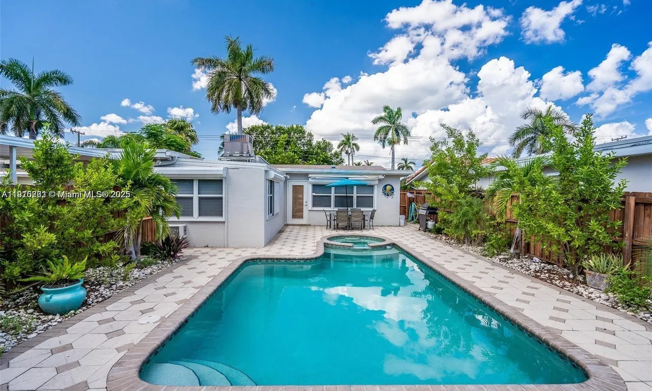 1148 Johnson St, Hollywood FL 33019