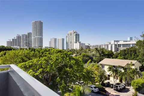 947 Lenox Ave # 501, Miami Beach FL 33139