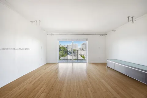 947 Lenox Ave # 501, Miami Beach FL 33139