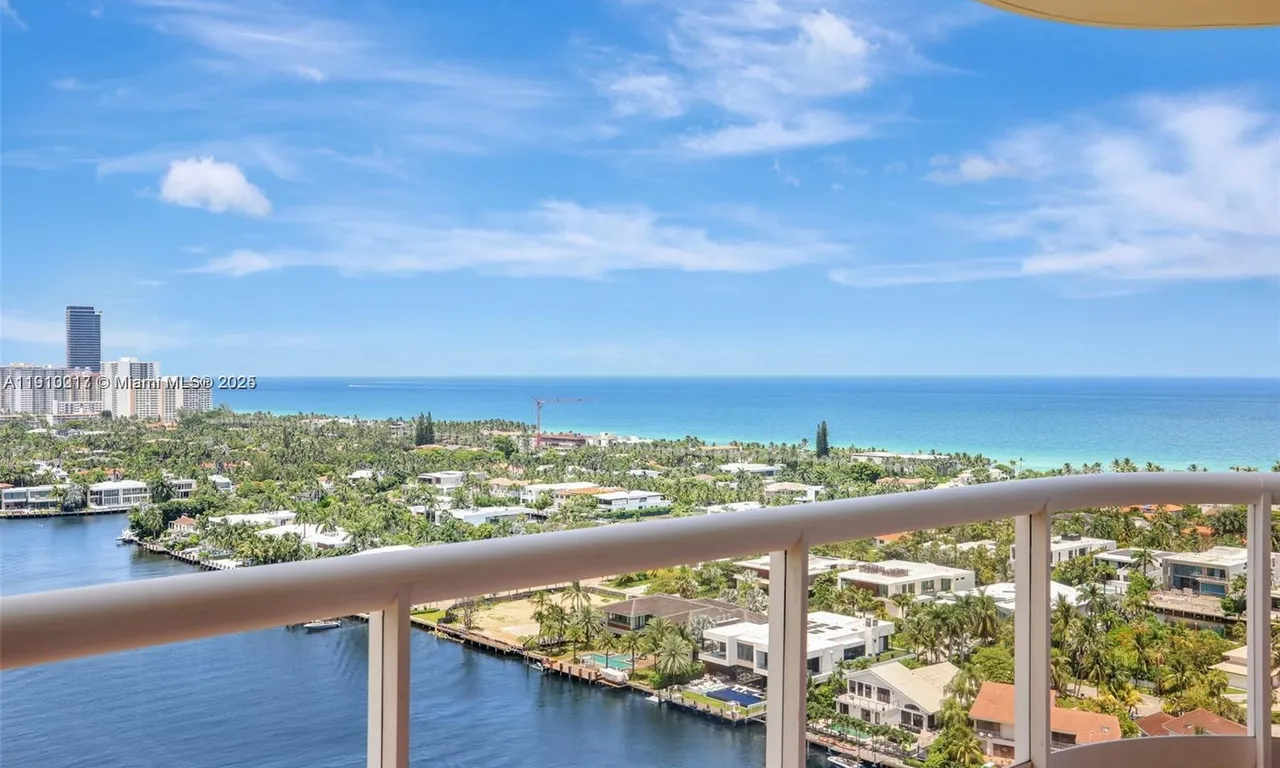 20191 E Country Club Dr # 2206, Aventura FL 33180