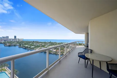20191 E Country Club Dr # 2206, Aventura FL 33180