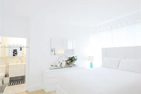 1342 Drexel Ave # 105, Miami Beach FL 33139