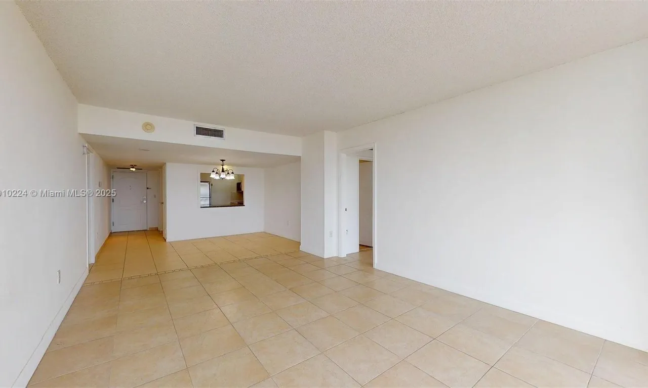 3675 N Country Club Dr # 1610, Aventura FL 33180