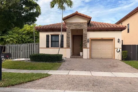 470 SE 34th Ter, Homestead FL 33033