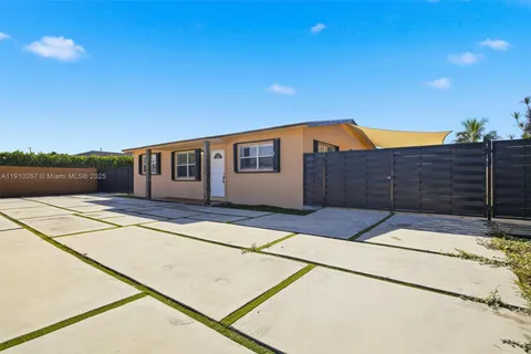 4260 NW 169th Ter, Miami Gardens FL 33055