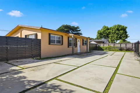 4260 NW 169th Ter, Miami Gardens FL 33055