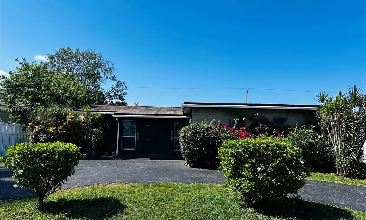 8600 NW 25th Ct, Sunrise FL 33322