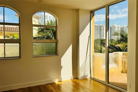 3001 NE 185th St # 431, Aventura FL 33180