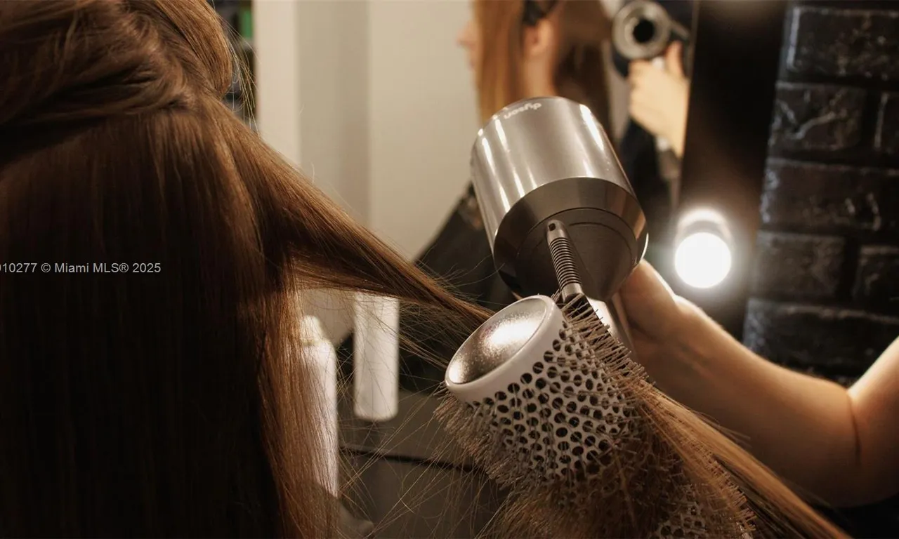 Undisclosed Address, Bay Harbor Islands FL 33154