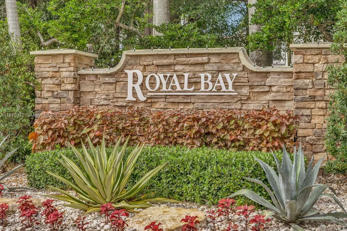 15697 NW 12th Pl, Pembroke Pines FL 33028