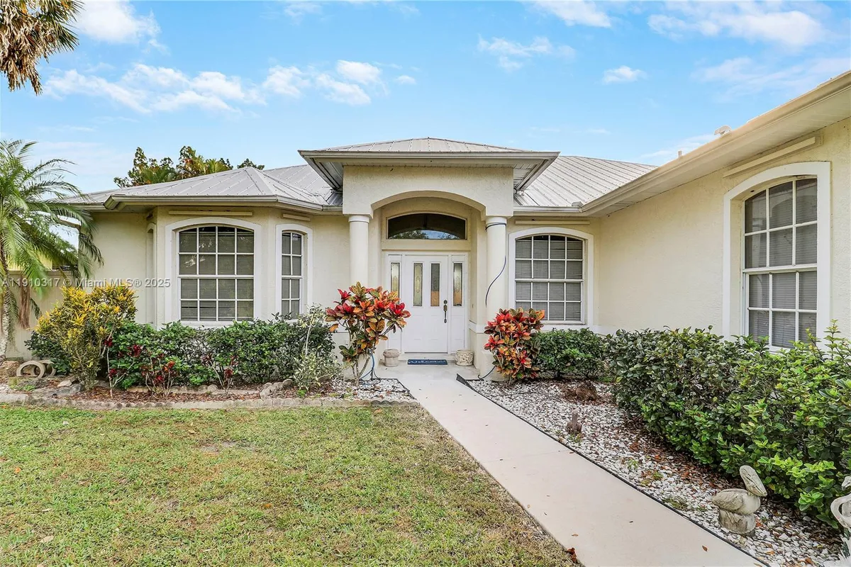 759 SW Alton Cir, Port St. Lucie FL 34953