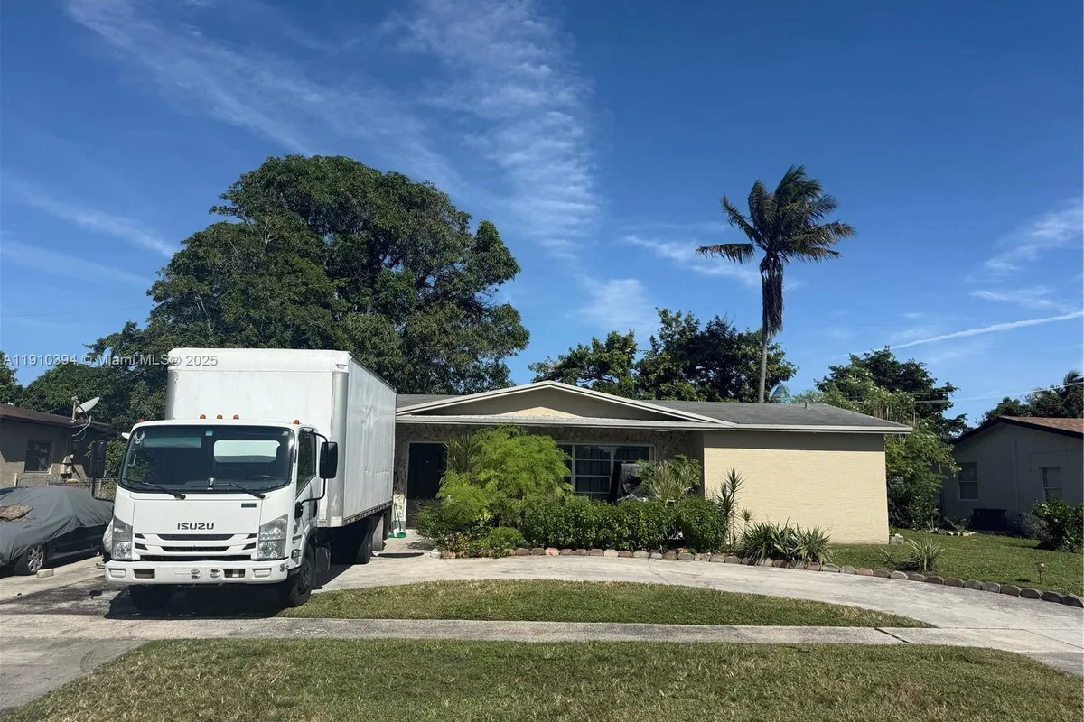 4741 NW 18th St, Lauderhill FL 33313