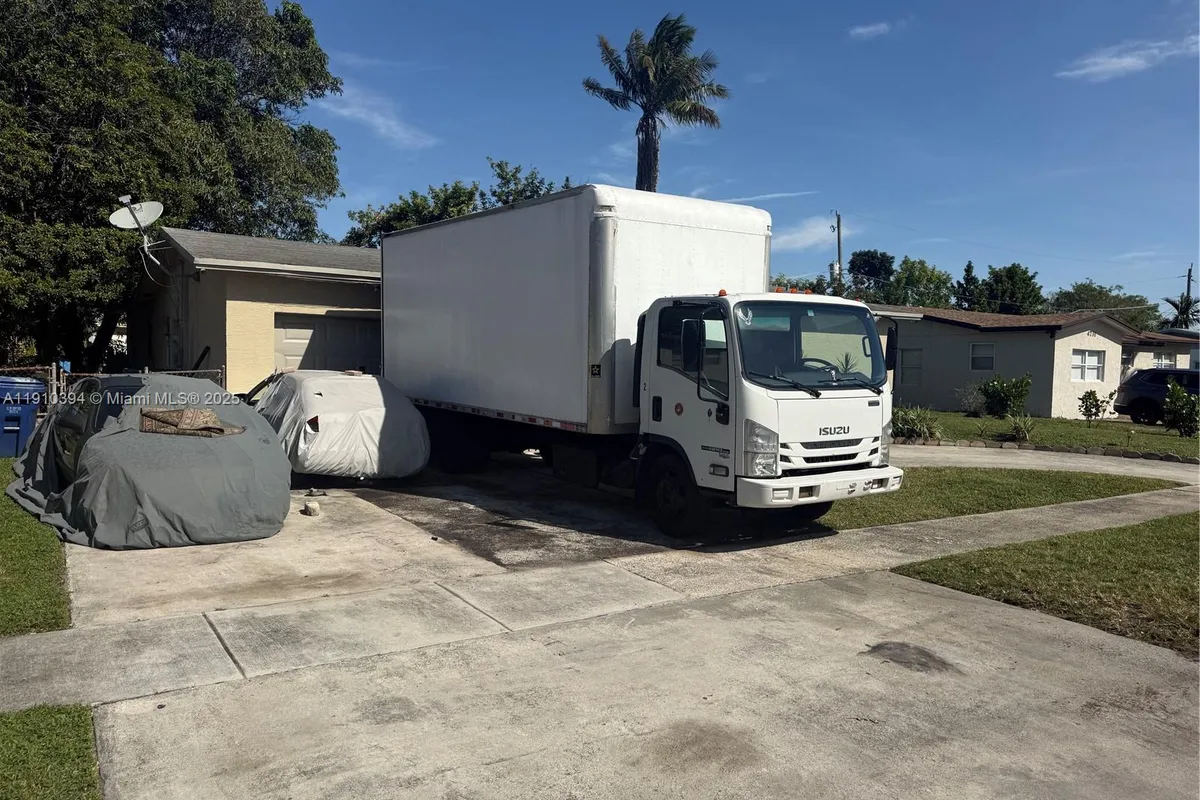 4741 NW 18th St, Lauderhill FL 33313