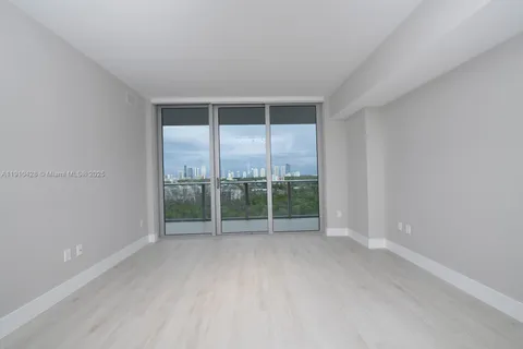 16385 Biscayne Blvd # 1219, North Miami Beach FL 33160