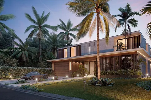 460 Holiday Dr, Hallandale Beach FL 33009