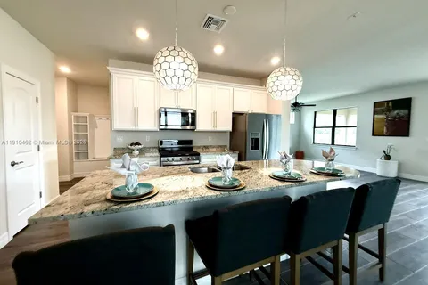 4628 E Pinehurst Trl E, Oakland Park FL 33309