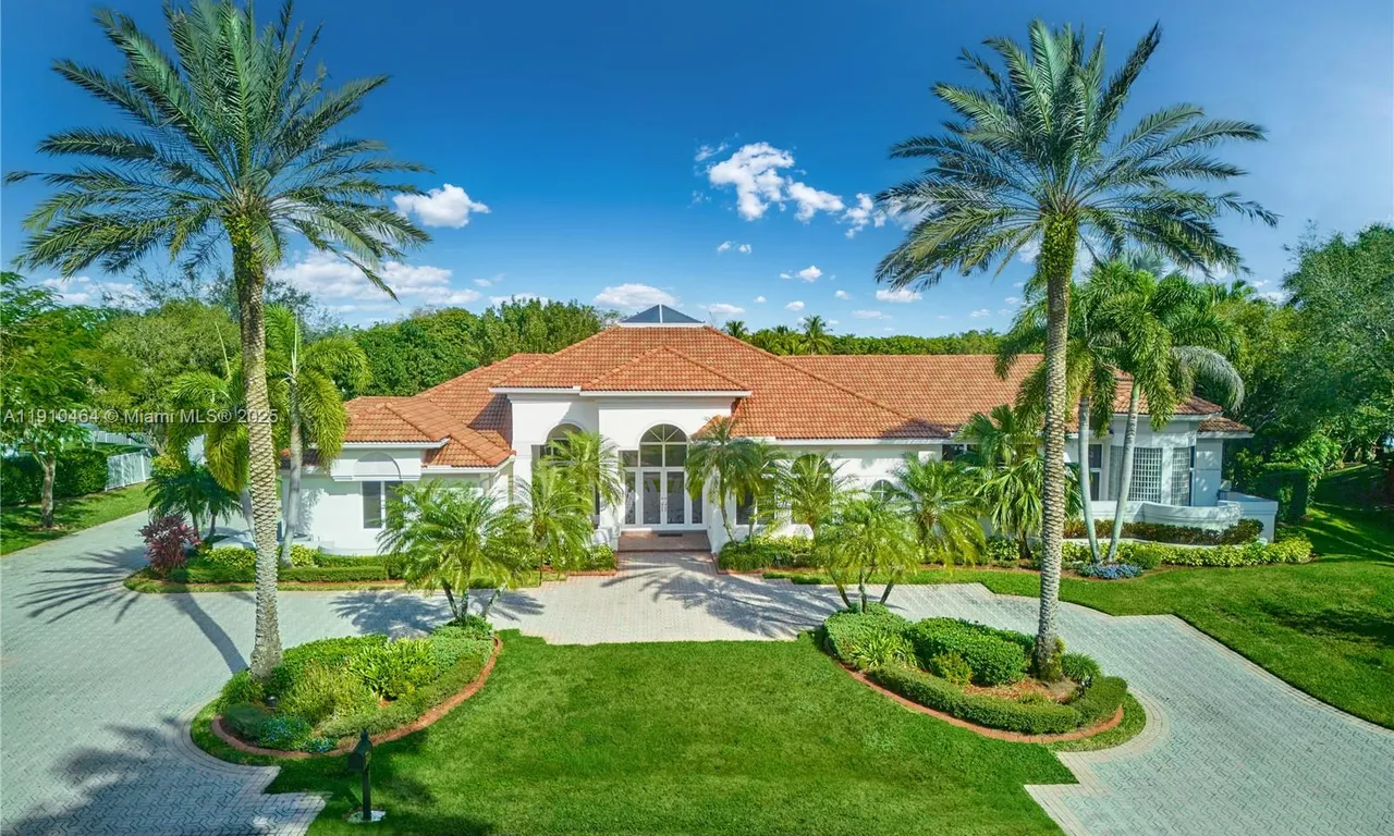 2939 Paddock Ln, Weston FL 33331