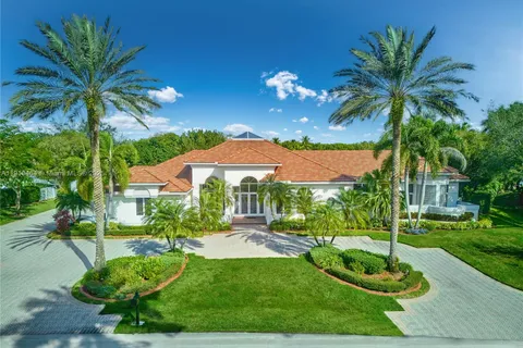 2939 Paddock Ln, Weston FL 33331