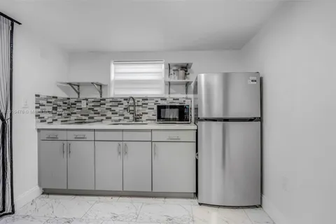 901 NW 34th Ter, Lauderhill FL 33311