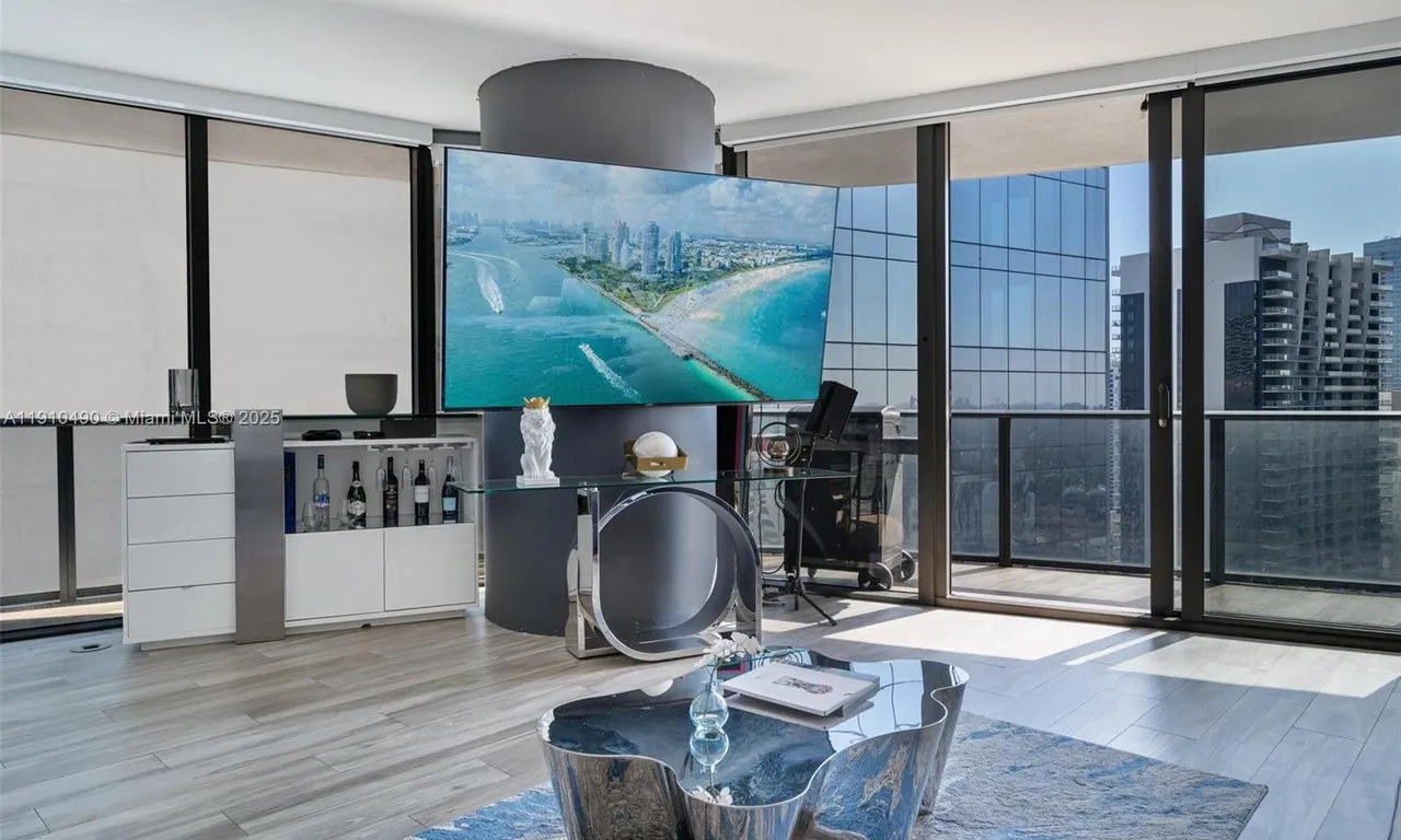 801 S Miami Ave # 3904, Miami FL 33130