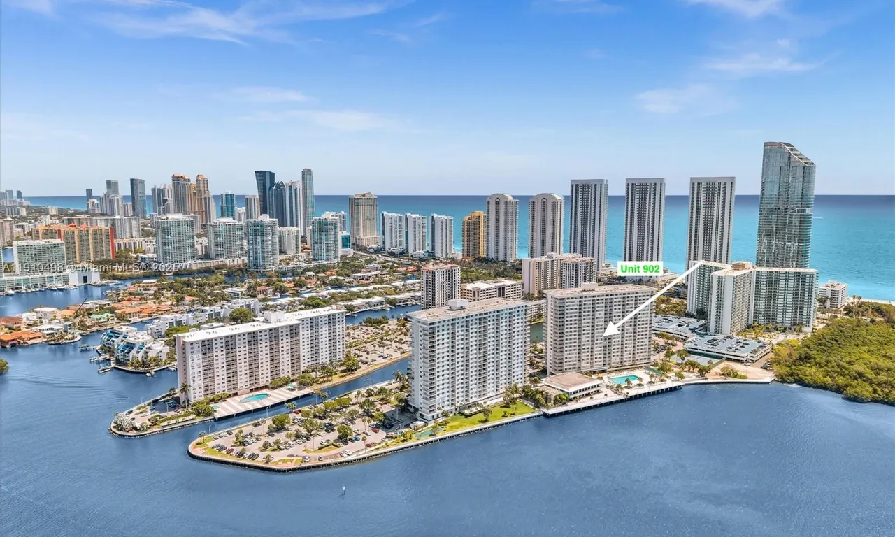 300 Bayview Dr # 902, Sunny Isles Beach FL 33160