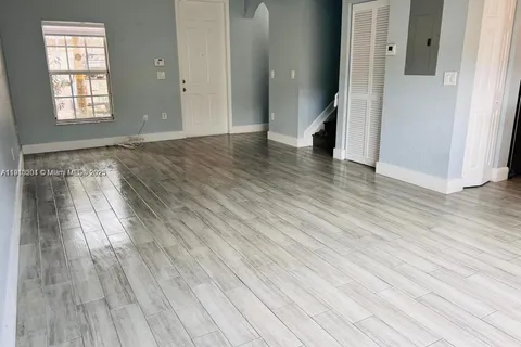 4123 NE 24th St, Homestead FL 33033