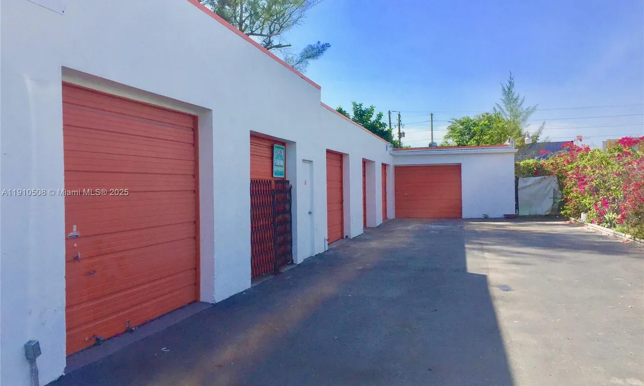 2114 Johnson St, Hollywood FL 33020