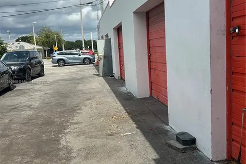 2114 Johnson St, Hollywood FL 33020