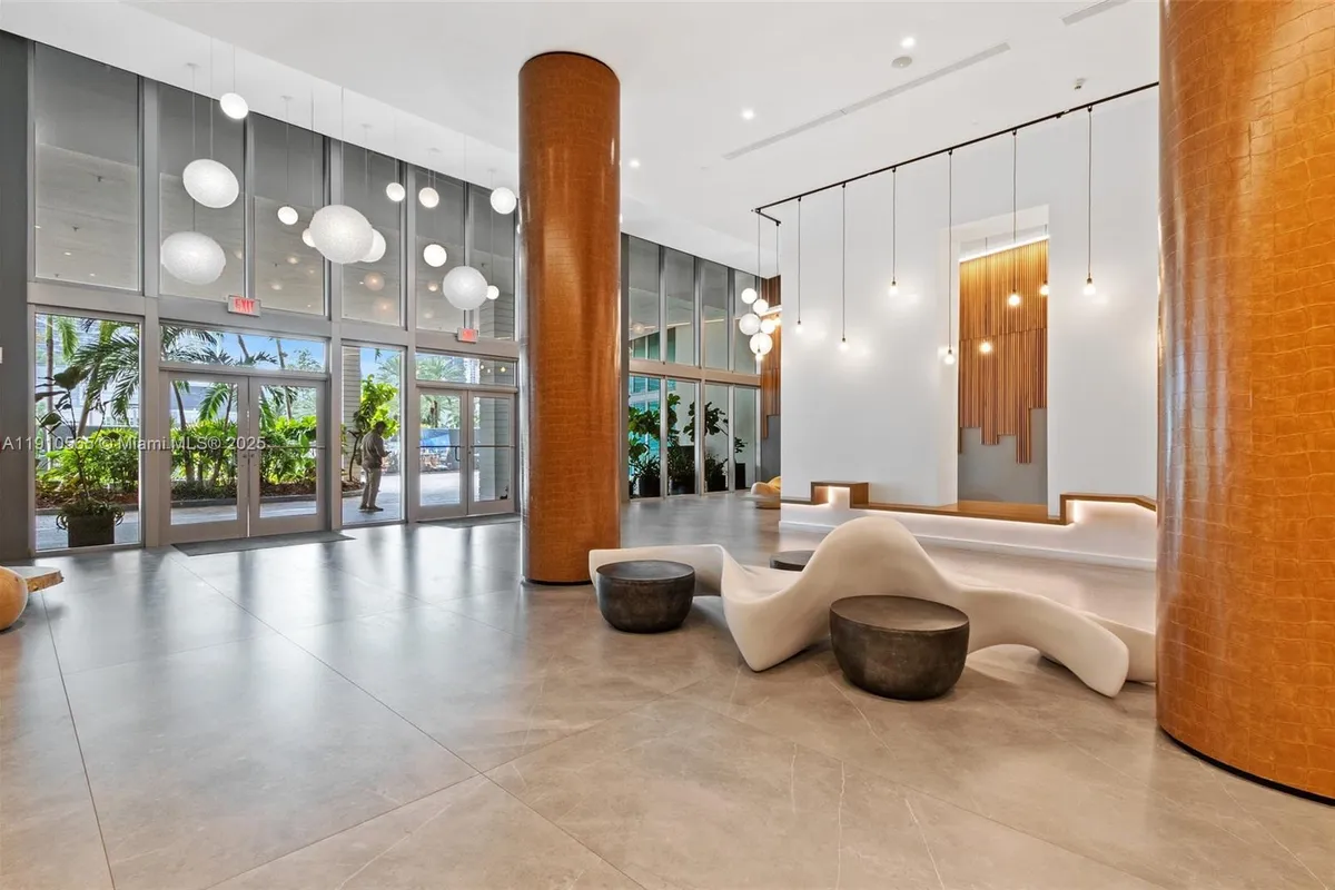 350 S Miami Ave # 1805, Miami FL 33130