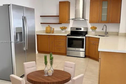 2780 NE 183rd St # 408, Aventura FL 33160