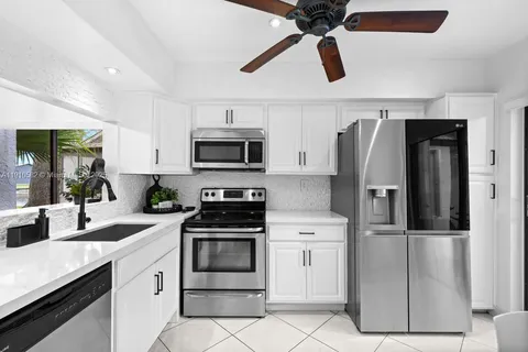 6417 W Pinehurst Cir W # E23, Tamarac FL 33321