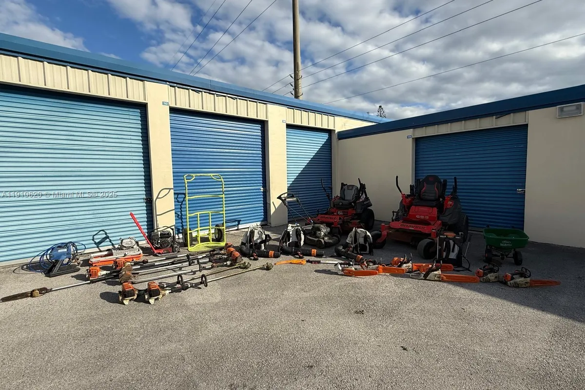 305 SW 9th Ave, Florida City FL 33034