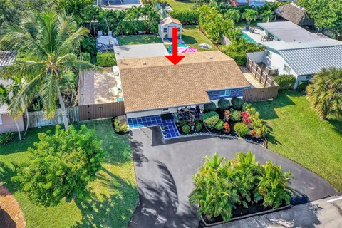 4881 NE 13th Ave, Oakland Park FL 33334