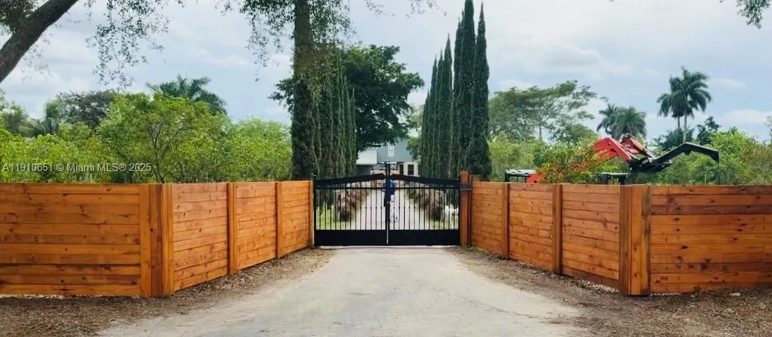 19820 SW 244th St, Homestead FL 33031