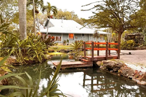 19820 SW 244th St, Homestead FL 33031