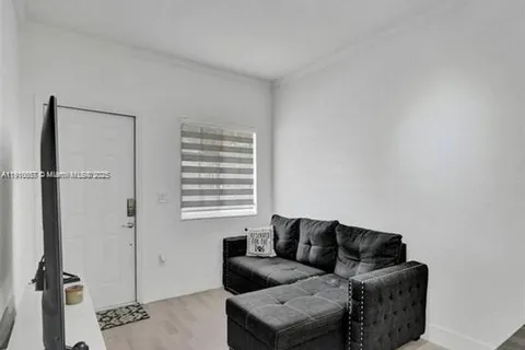 3374 W 80th St # 101, Hialeah FL 33018